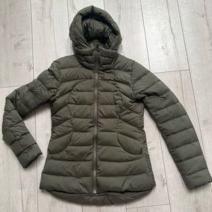 Lululemon lightweight down jacket size 8